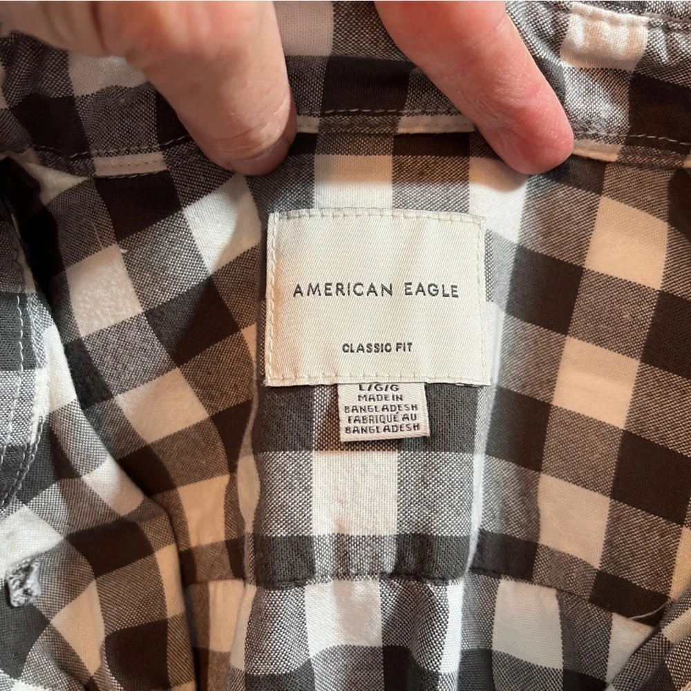 American Eagle Outfitters Black and White Gingham Plaid Button-Down Men's Large - Picture 4 of 7